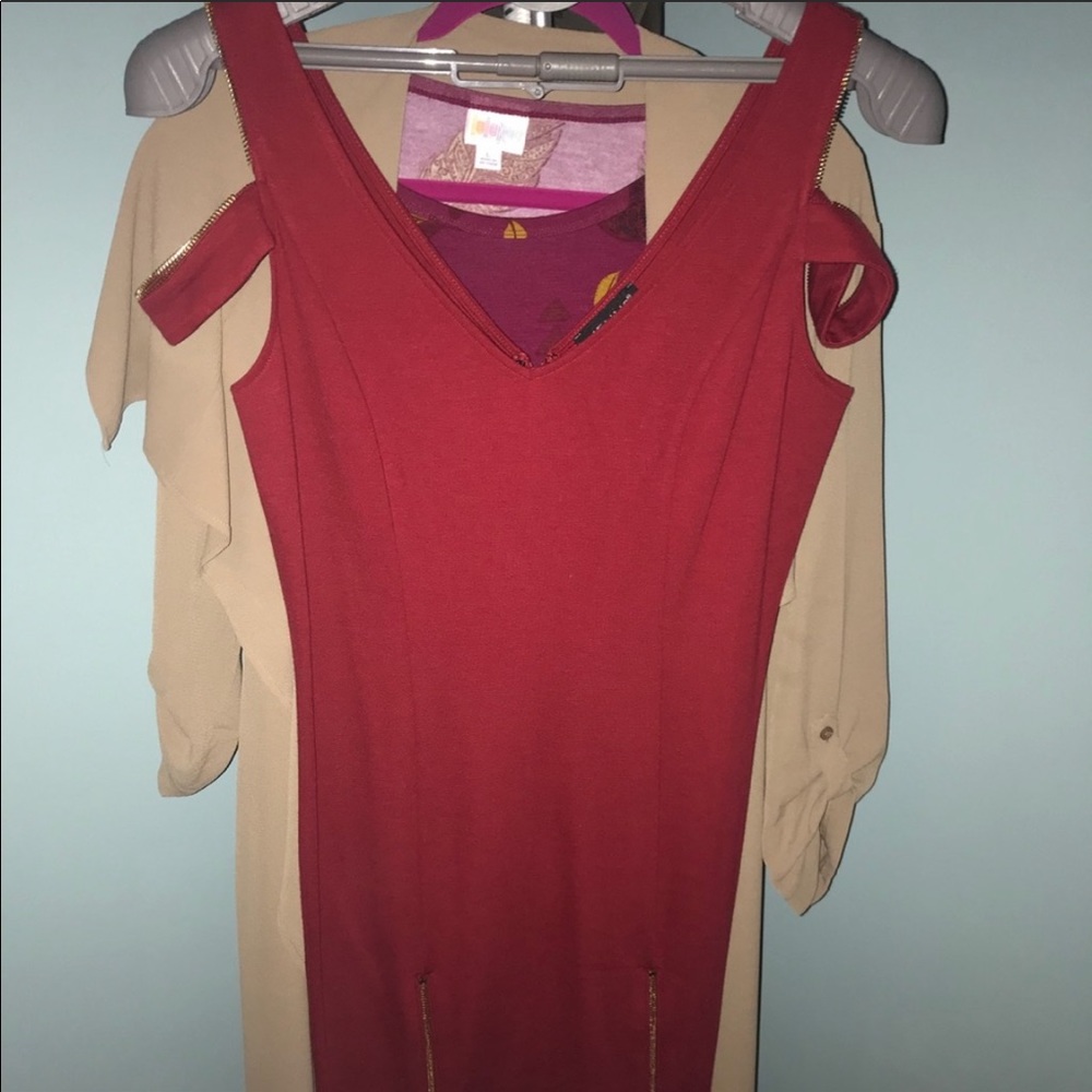 NWOT Venus red dress with gold zippers. Size med.